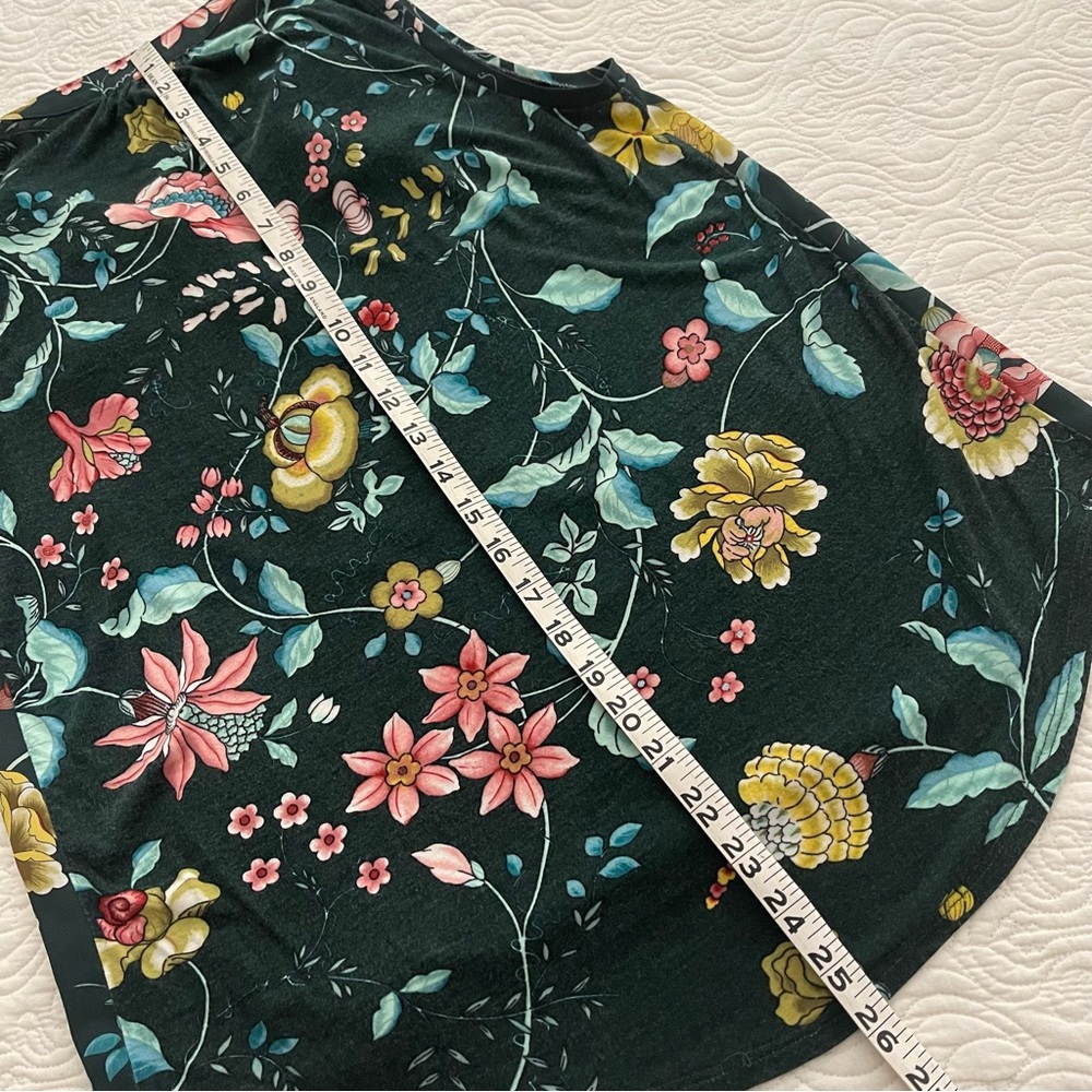 3/$21 | LOFT Floral Sleeveless Top Size MP - Picture 9 of 13